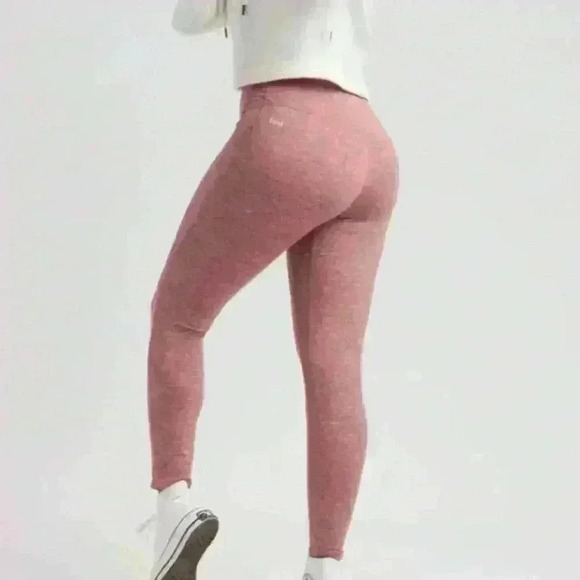 Feat Solace Leggings in GogiBerry Women’s Size Small - Picture 2 of 8